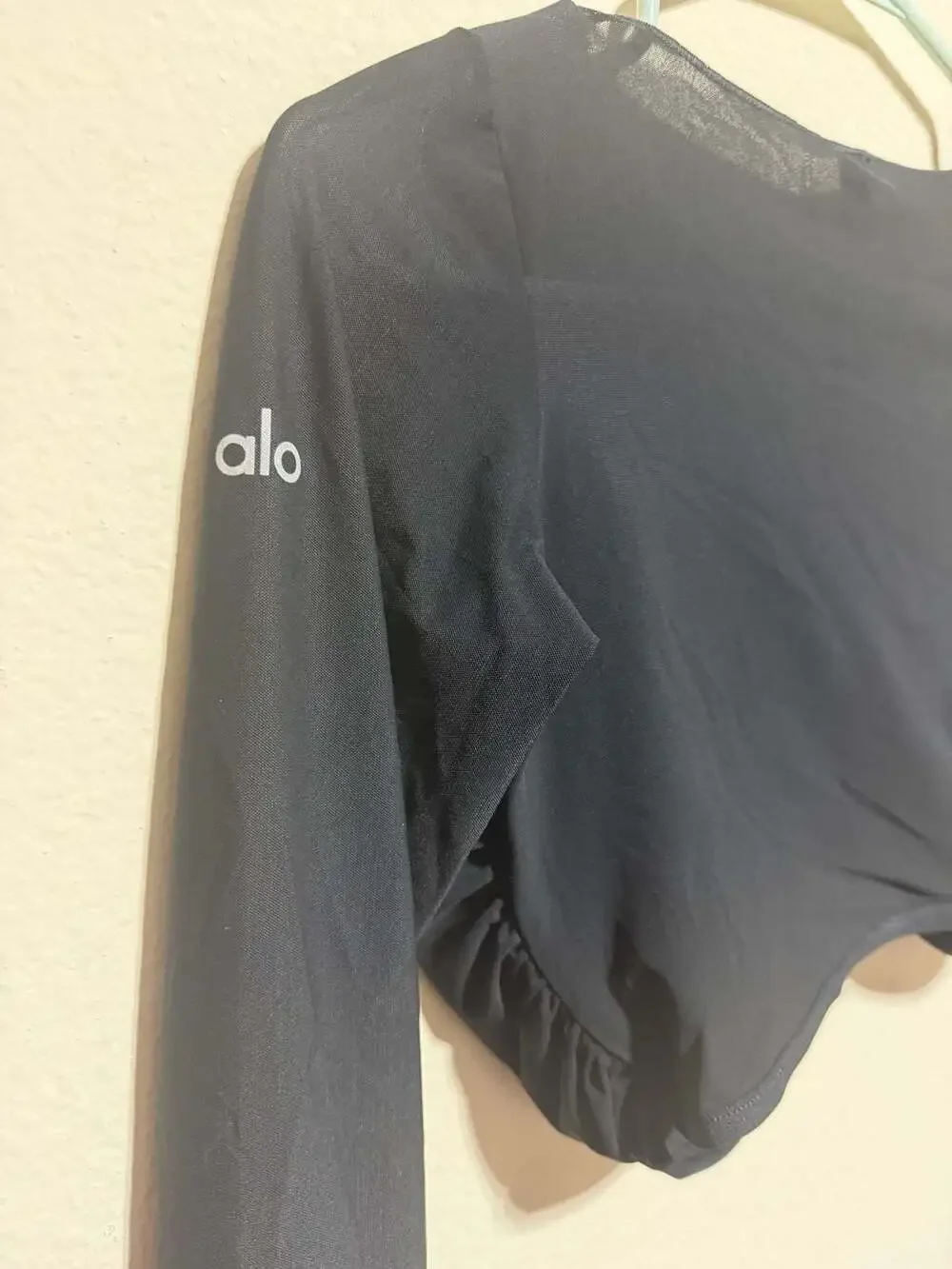 Alo Yoga Rush Long Sleeve Cropped Top with Ruched Front